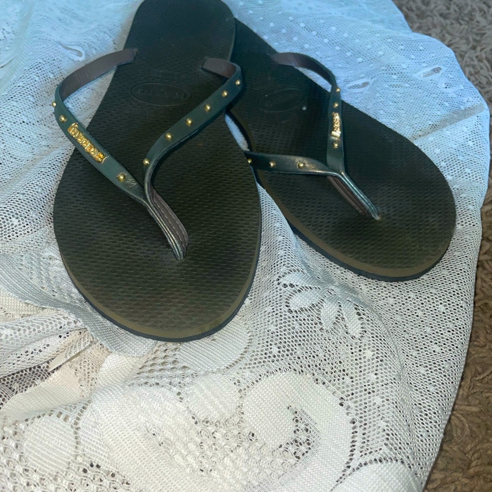 Havaianas flip flops green with gold detailing size 37/38